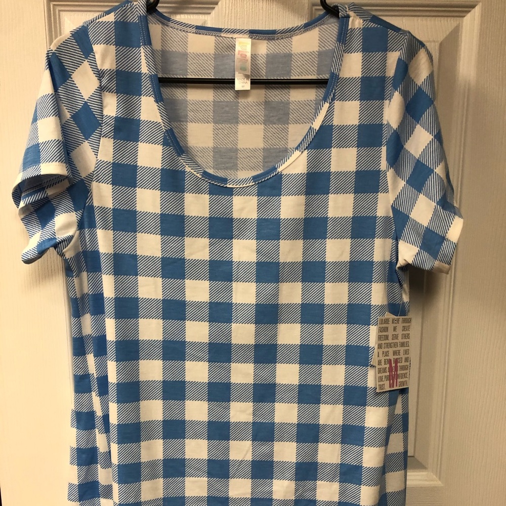 NWT lularoe classic tee